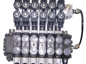 100L/min片式多路閥，控制方式：片式多路閥，國(guó)產(chǎn)多路閥，電磁手動(dòng)多路閥，電磁氣動(dòng)多路閥。