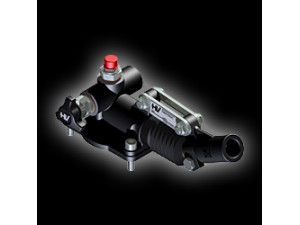 PMSE 8-15 系列手動泵為單作用液壓手動泵，只有在壓的過程中都產生排量，在拉的過程中完成吸油，這樣可以使人得以休息。該系列的手動泵采用油箱安裝，可配1L，2L，3L，5L，7L，10L油箱組成操作單作用液壓油缸的手動泵站。型號分別有：PMSE-8-15-S 、PMSE-8-15-E-S 、PMSE-8-15-BYB-S、PMSE-8-15-BYA-S、PMSE-8-15-BYA-E-S,共5種型號,10款產品。